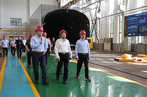 中國工程院院士謝和平一行蒞臨創(chuàng)力集團考察指導(圖3)